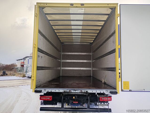 Kutu tipi kasa MAN Koffer 8.220 TGL Euro 6 2X Schlafplatz AHK