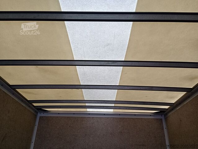 Kutu tipi kasa MAN Koffer 8.220 TGL Euro 6 2X Schlafplatz AHK