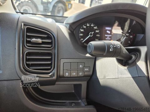 Caravana semiintegrada Bürstner Lyseo TD 594 Harmony Line