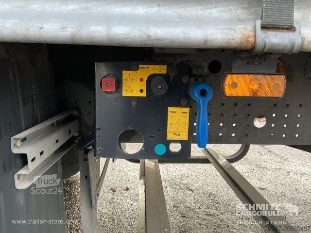 Open semitrailer with tarp Schmitz Cargobull Curtainsider Standard Faltwandtür rechts