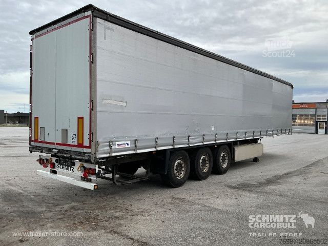 Open semitrailer with tarp Schmitz Cargobull Curtainsider Standard Faltwandtür rechts