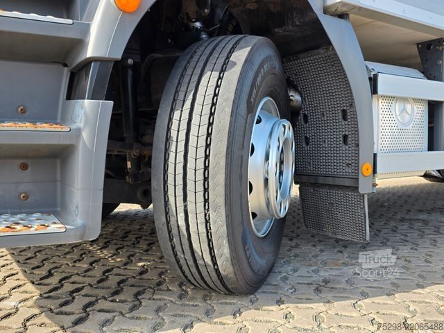 Kjølelastebil MERCEDES-BENZ Axor 1826 / Ldbw/Triple Verdampfer/ Carrier