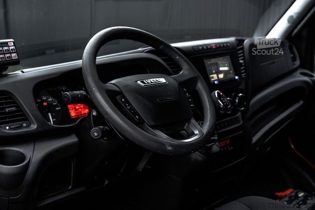 Fourgon tôlé IVECO 50C18 3.0L | Bakwagen met laadklep | Climatic |