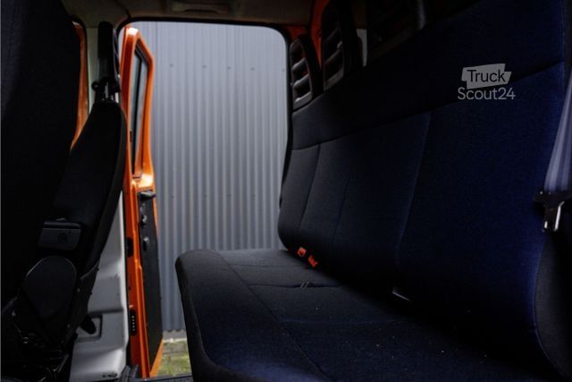 Fourgon tôlé IVECO 50C18 3.0L | Bakwagen met laadklep | Climatic |