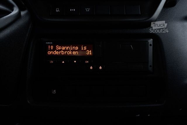 Fourgon tôlé IVECO 50C18 3.0L | Bakwagen met laadklep | Climatic |