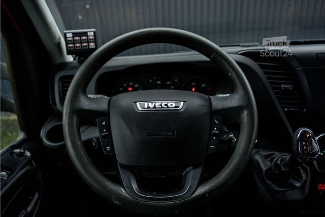 Fourgon tôlé IVECO 50C18 3.0L | Bakwagen met laadklep | Climatic |