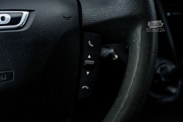 Fourgon tôlé IVECO 50C18 3.0L | Bakwagen met laadklep | Climatic |