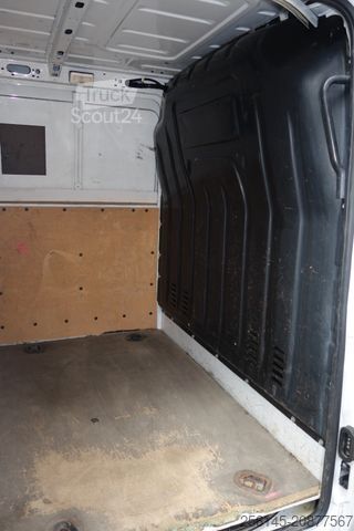 Minibús NISSAN NV400 L1 H1  Tüv Servic Neu Klima PDC