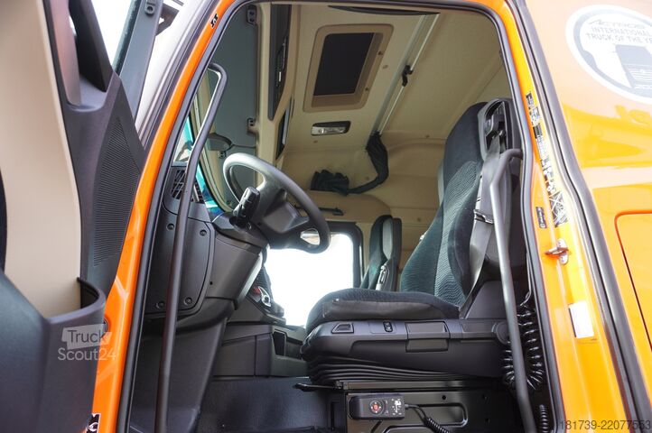 Brezents Mercedes-Benz Actros 2545 6×2 MP5 / FULL ADR / Curtain