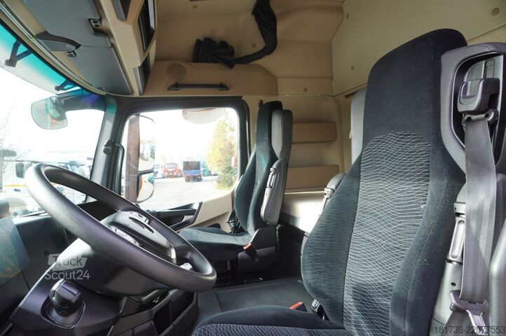 Brezents Mercedes-Benz Actros 2545 6×2 MP5 / FULL ADR / Curtain