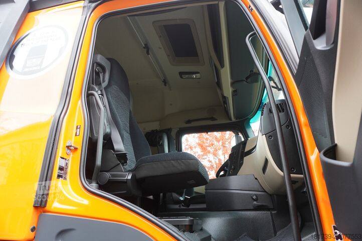 Brezents Mercedes-Benz Actros 2545 6×2 MP5 / FULL ADR / Curtain