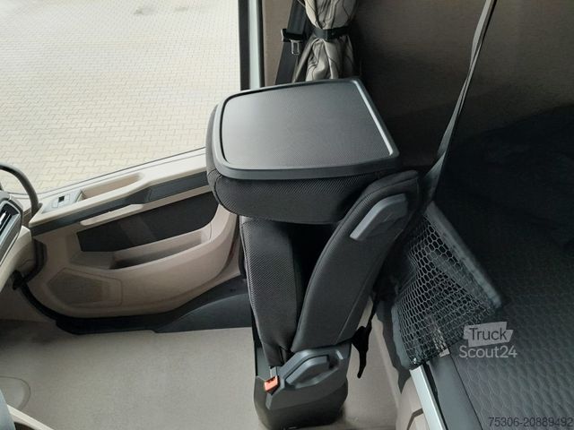 Standardowy ciągnik siodłowy DAF FT XG 480