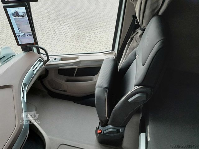 Standardowy ciągnik siodłowy DAF XG+ 480 FT