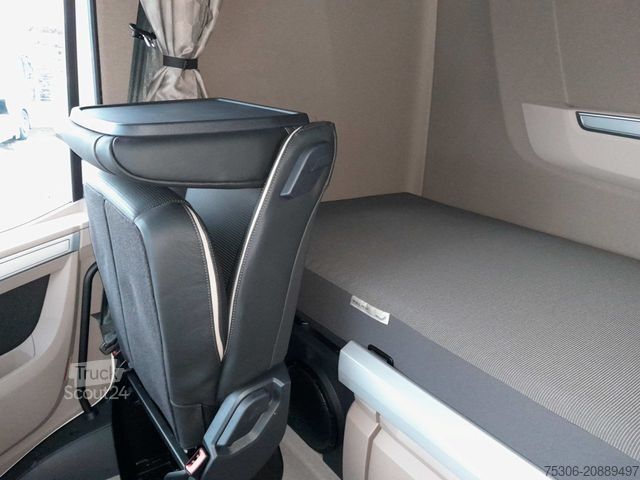 Standardowy ciągnik siodłowy DAF XG+ 480 FT