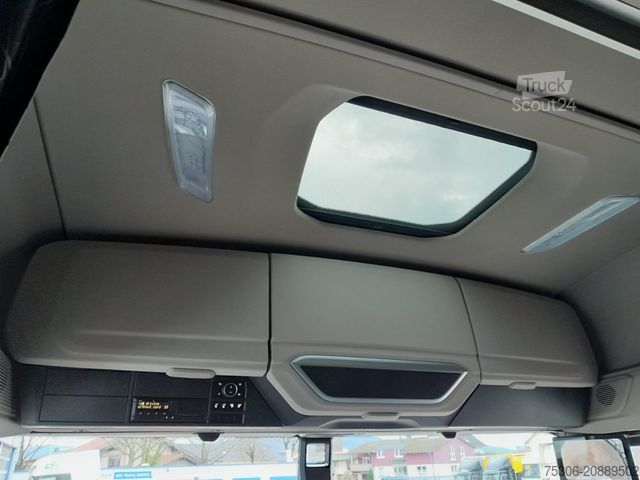 Standardowy ciągnik siodłowy DAF XG 480 FT