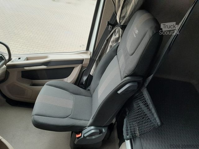 Standardowy ciągnik siodłowy DAF XG 480 FT