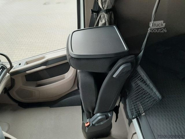 Standardowy ciągnik siodłowy DAF XG 480 FT