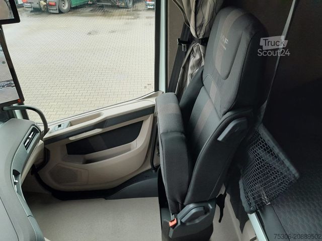 Standardowy ciągnik siodłowy DAF XG 480 FT