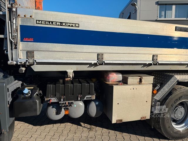 Camion benne MAN TGS 28.400 Kipper Kran Palfinger PK20002 FUNK