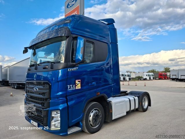 Ciągnik siodłowy typu volume FORD F-MAX 500 mega