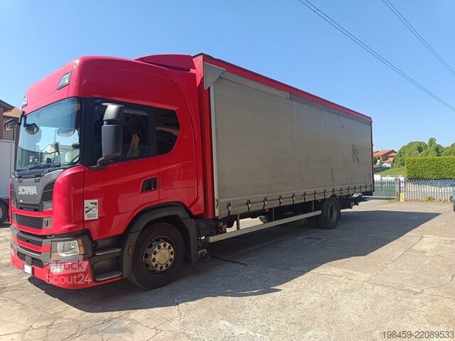 Kamion sa ravnom platformom i ceradom SCANIA G 320