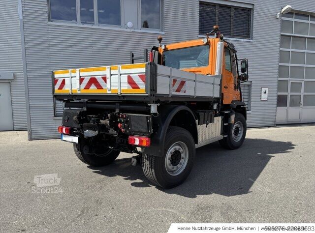 Zemědělský stroj Mercedes-Benz Unimog U535 HZL 4-Rad-Lenkung