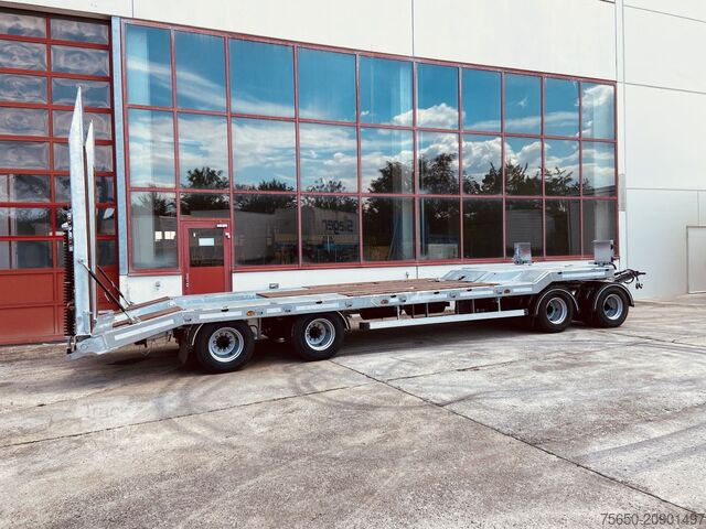 Low loader trailer Möslein T 4 VB F 4 Achs Tieflader- Anhänger, Neufahrzeug