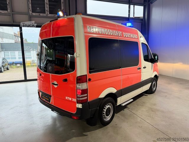 Vatrogasno vozilo MERCEDES-BENZ Sprinter II 313 CDI*L1/H2*RTW*KTW*KRANKENWAGEN*