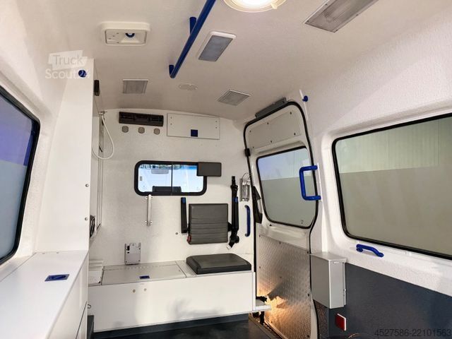 Vatrogasno vozilo MERCEDES-BENZ Sprinter II 313 CDI*L1/H2*RTW*KTW*KRANKENWAGEN*