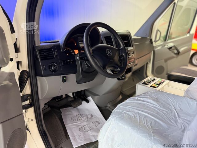 Vatrogasno vozilo MERCEDES-BENZ Sprinter II 313 CDI*L1/H2*RTW*KTW*KRANKENWAGEN*