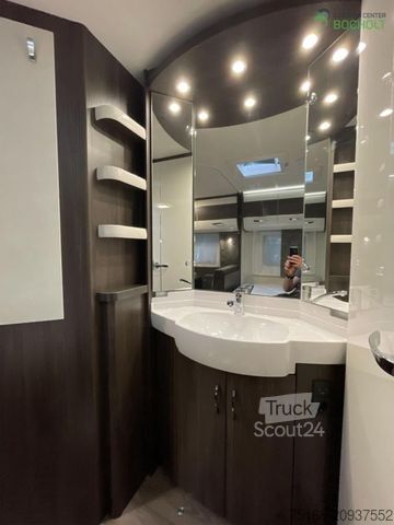 Husvagn HOBBY Prestige 720 UKFe Abverkauf / 2500 kg