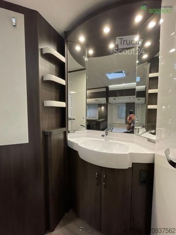 Husvagn HOBBY Prestige 720 UKFe Abverkauf / 2500 kg