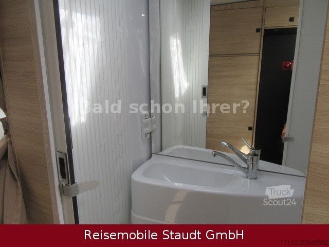 Avtodom z nadgradnjo (alkoven) CHALLENGER C 387