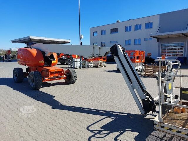 Teleskooppinen alusta JLG 660SJ