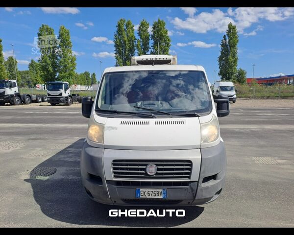 Minibus FIAT Ducato 250 30 E5 2011 - Ducato 30 CH2 2.0 mjt 115cv vetrato - FRIGO