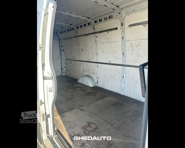 Minibus IVECO Daily V 35.16 E6 2016 - daily 35 S16 V H3 4100 E6