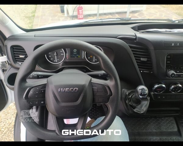 Minibus IVECO Daily V 35.16 E6 2016 - daily 35 S16 V H3 4100 E6