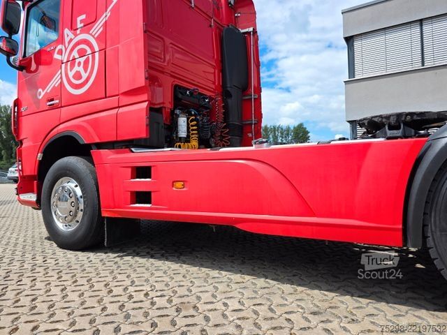 Standardni tegljač DAF XF 530 FT / Intarder / PTO / Kipphyd. / 6D