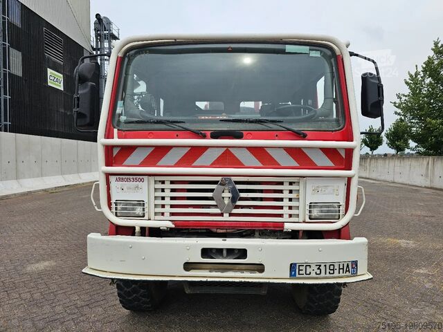 Véhicule de lutte contre les incendies Renault M210 Arbois 3500L