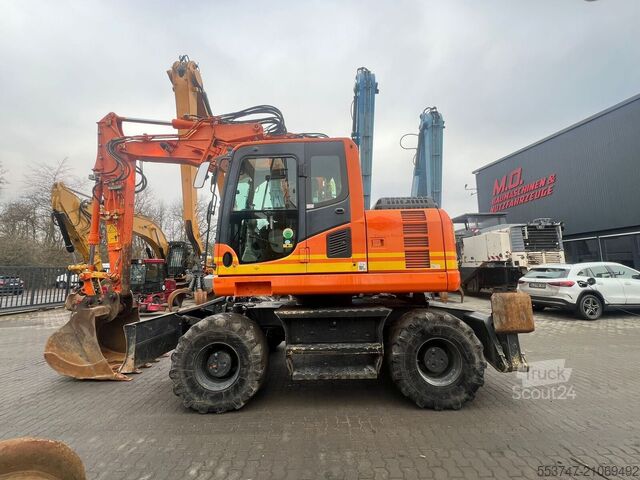 Pelle sur pneus Komatsu PW 148-8