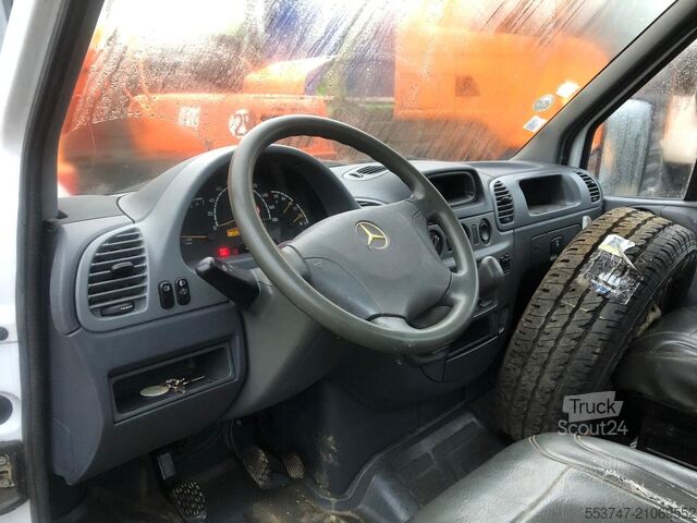 Plataforma aérea sobre camión Mercedes-Benz Sprinter 308