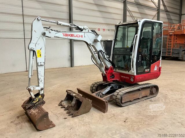 Miniekskavators Takeuchi TB 230