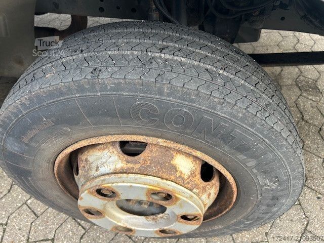 شاحنة صندوقية MERCEDES-BENZ ATEGO 818 816 BLUMENKOFFER LUFTFEDERUNG MANUEL