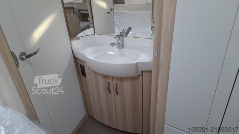 Τροχόσπιτο Hobby De Luxe 560 KMFe 2000kg Vorzeltaußensteckdose