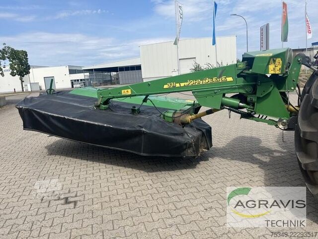 Mașină de cosit John Deere CC0331