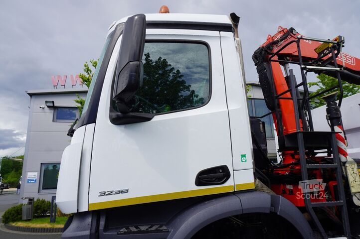 Basculantă cu macara Mercedes-Benz Arocs 3236 8×4/ 90 tho. km / Fassi F155A