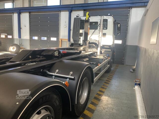 Hakengerät Iveco X-Way AT280X46Y/PS / 2026 / HIAB 21 t