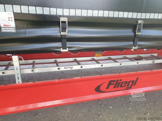 Otvorena poluprikolica sa ceradom FLIEGL 3-Achs Gardine SDS 390 RoadRunner