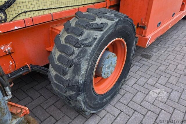 Nůžkový výtah Holland Lift G-300DL30/S Diesel, 4x4x4 Drive, 33.5m Working Hei