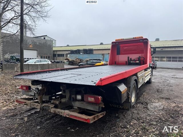  Volvo FM330 recovery truck.